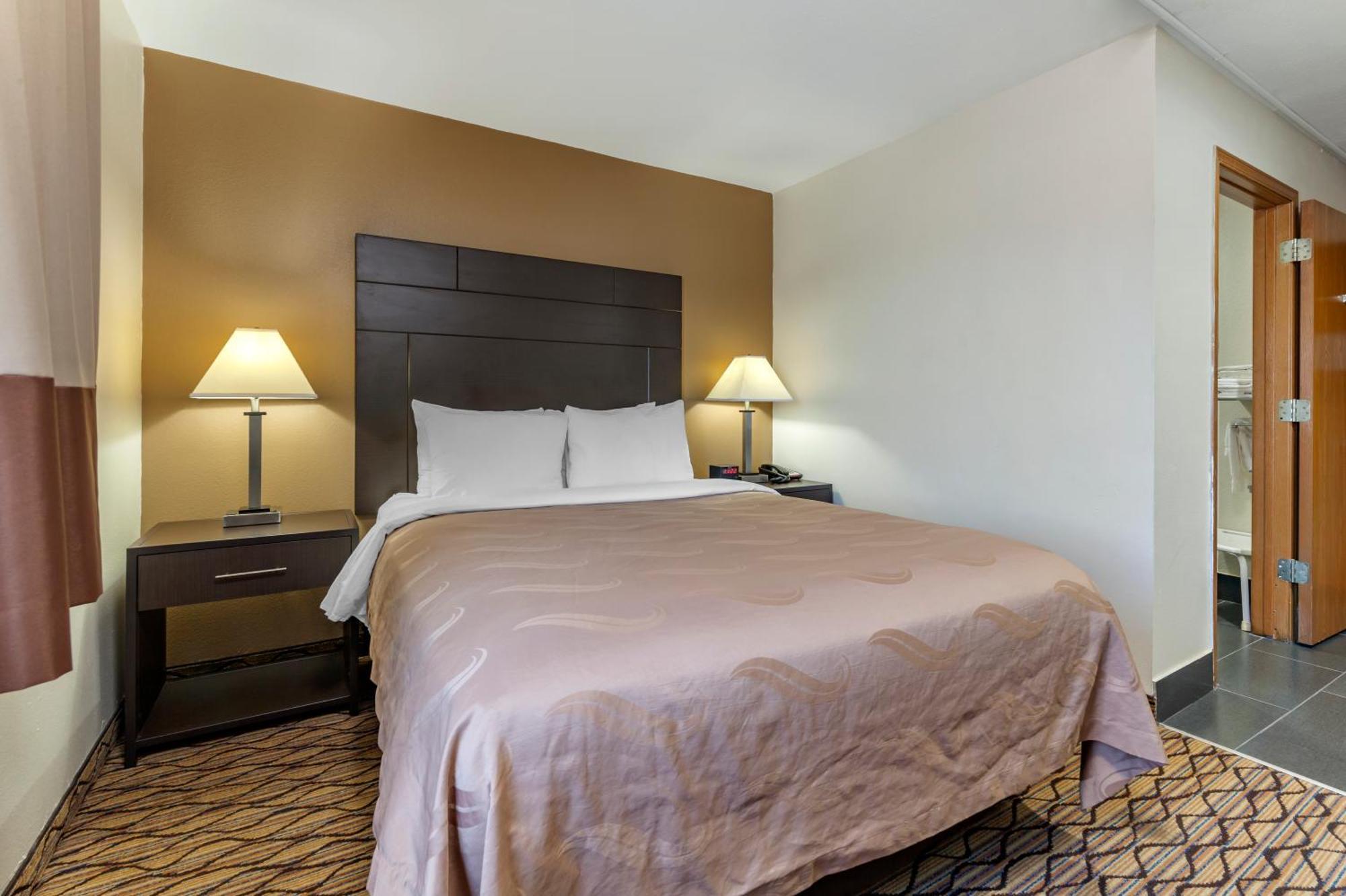 Quality Inn New London Экстерьер фото