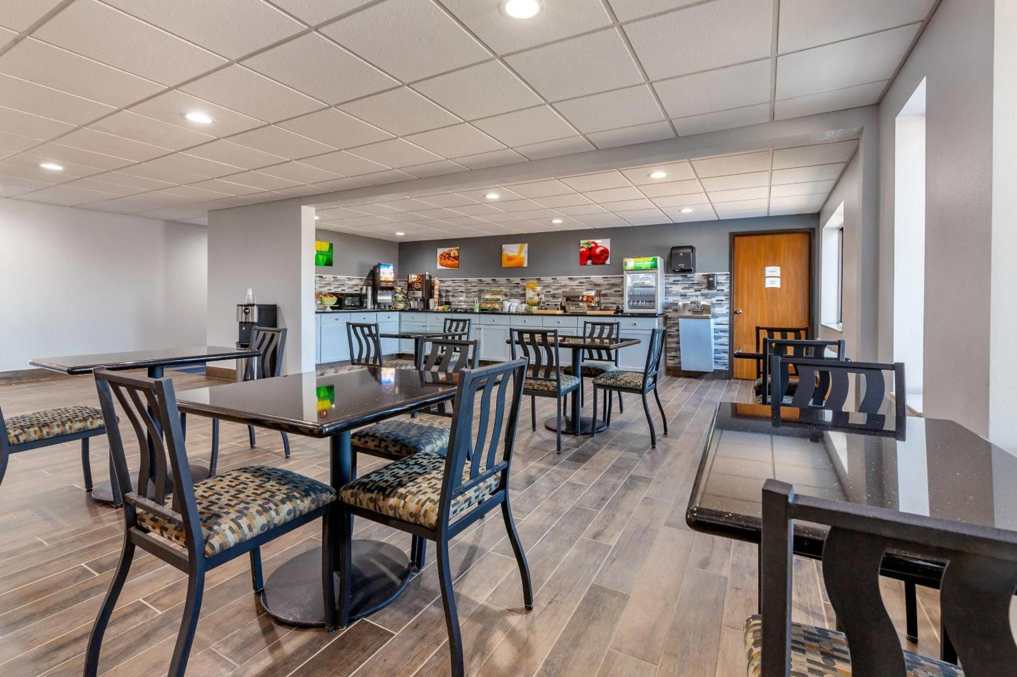 Quality Inn New London Экстерьер фото