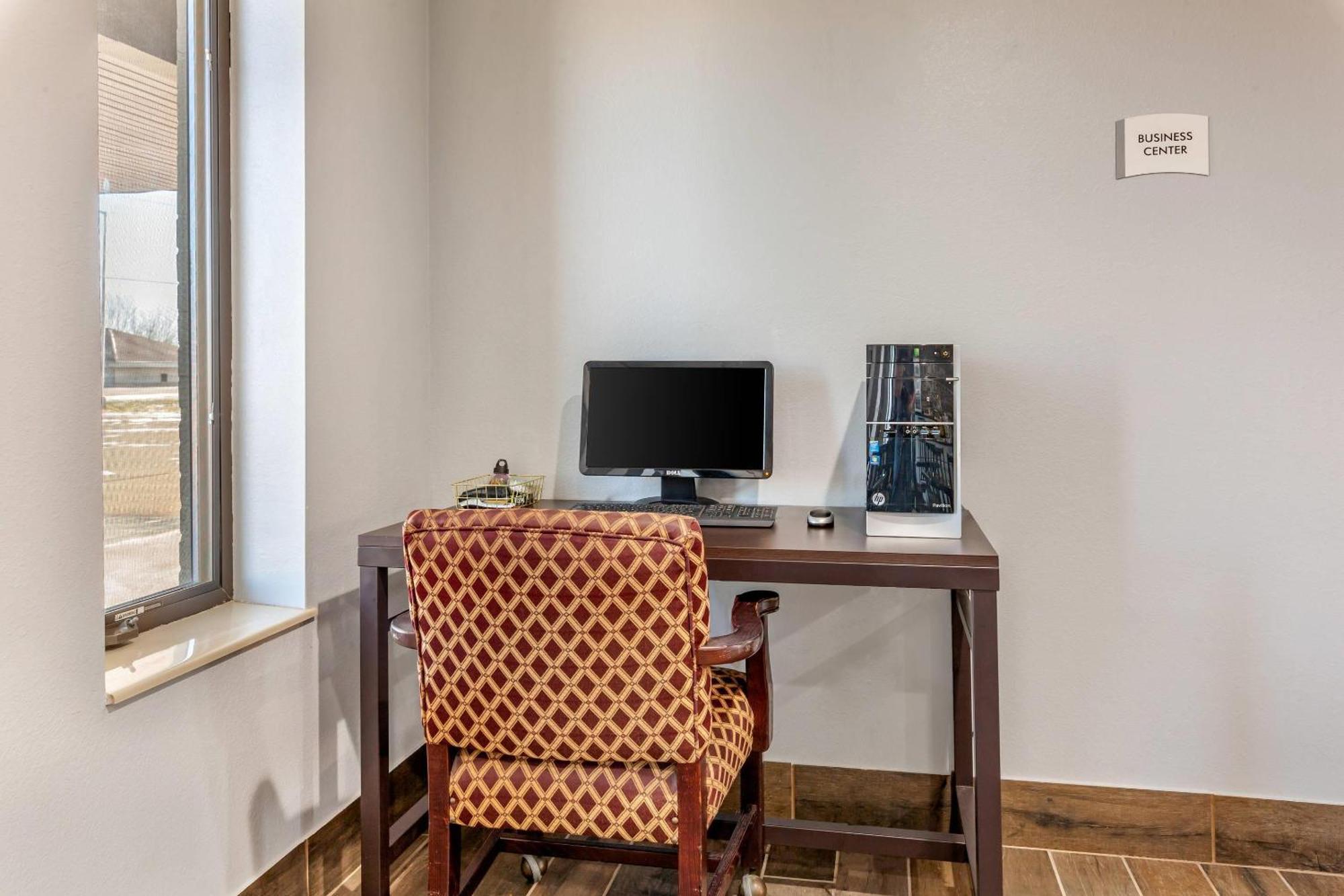 Quality Inn New London Экстерьер фото