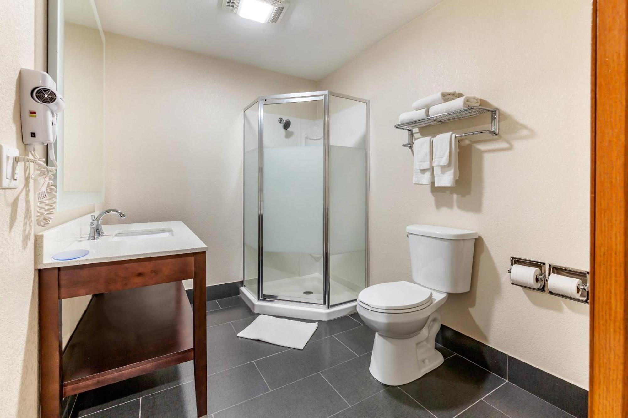 Quality Inn New London Экстерьер фото