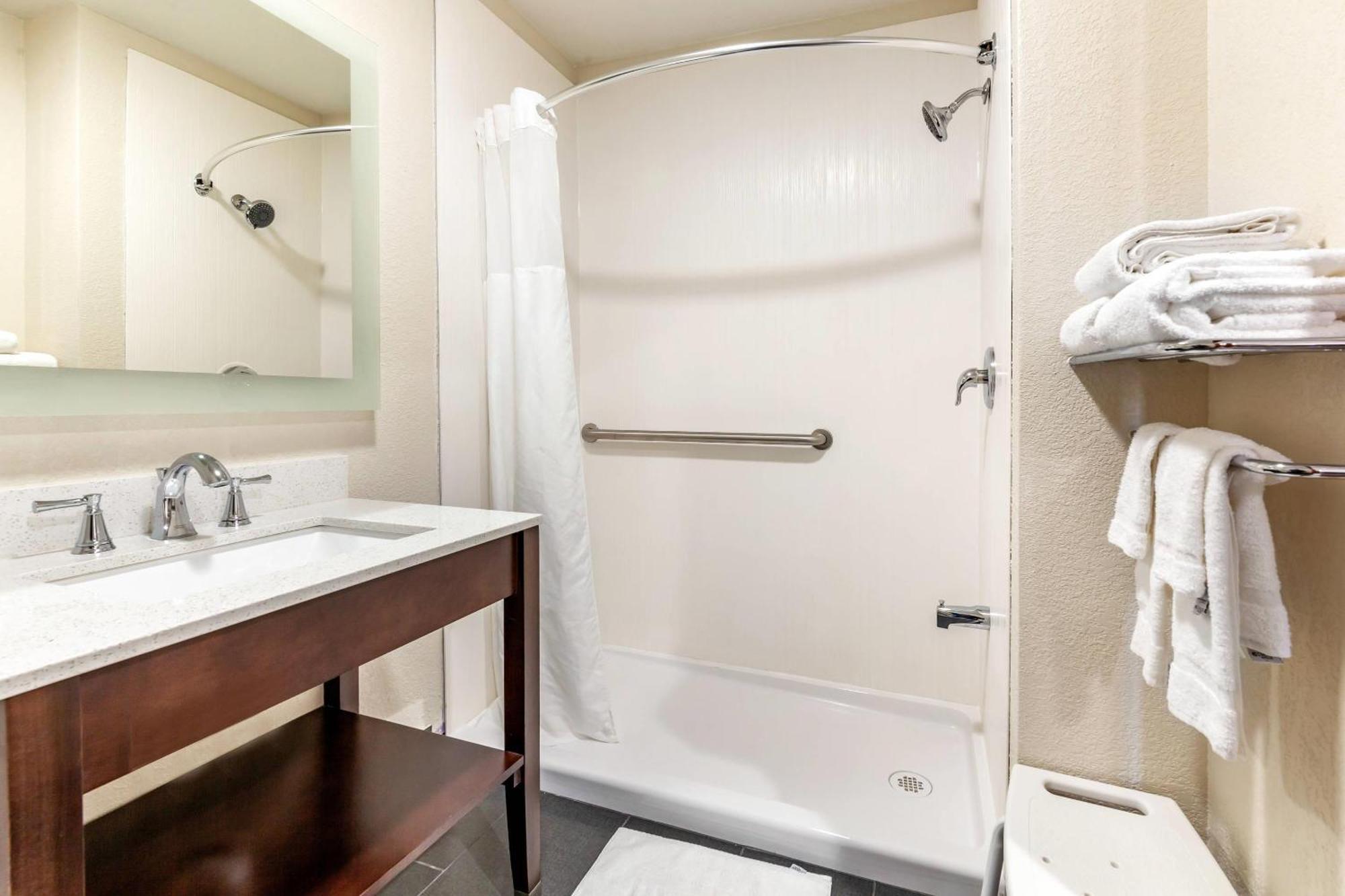 Quality Inn New London Экстерьер фото